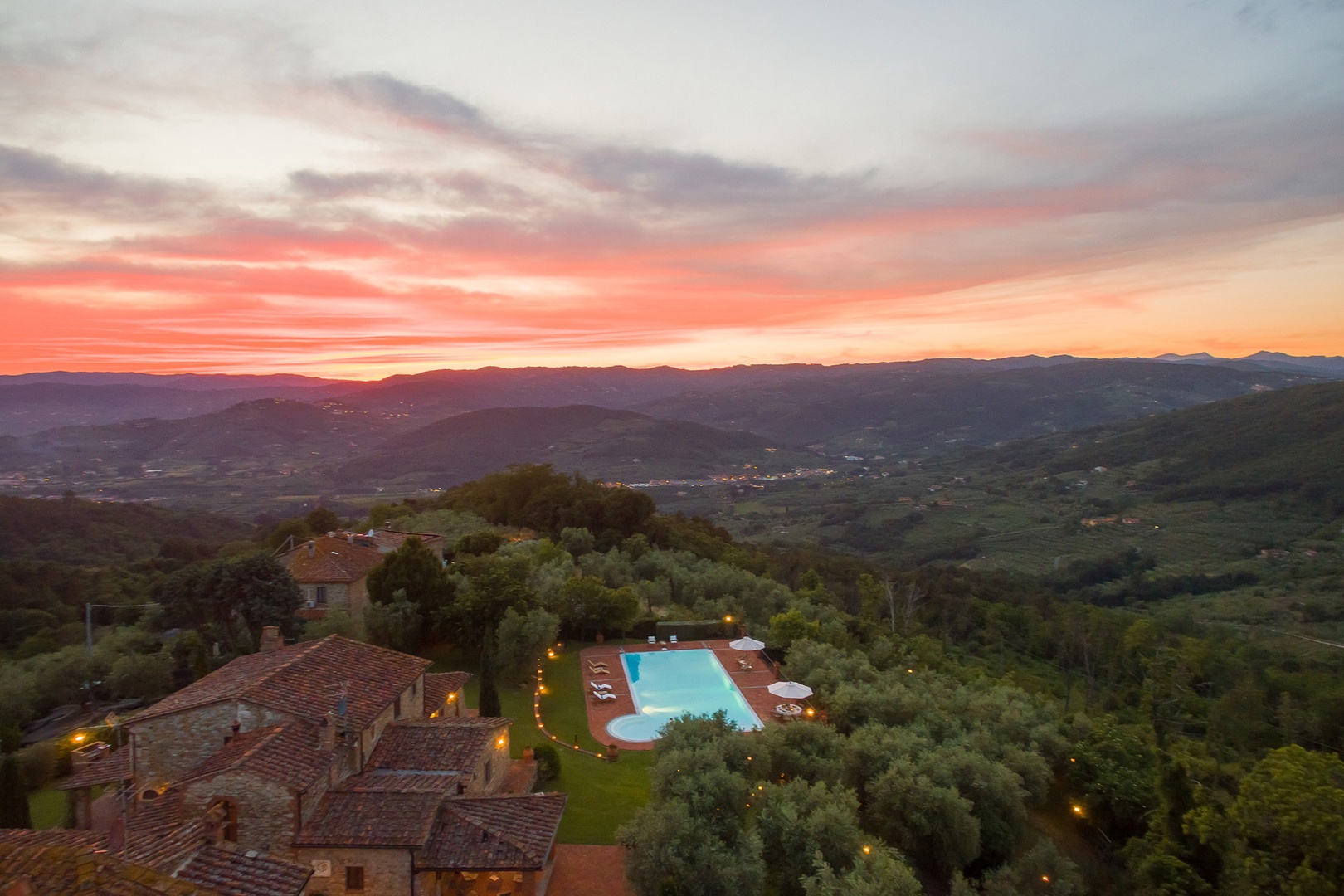 Spectacular views stretching out over the valley.