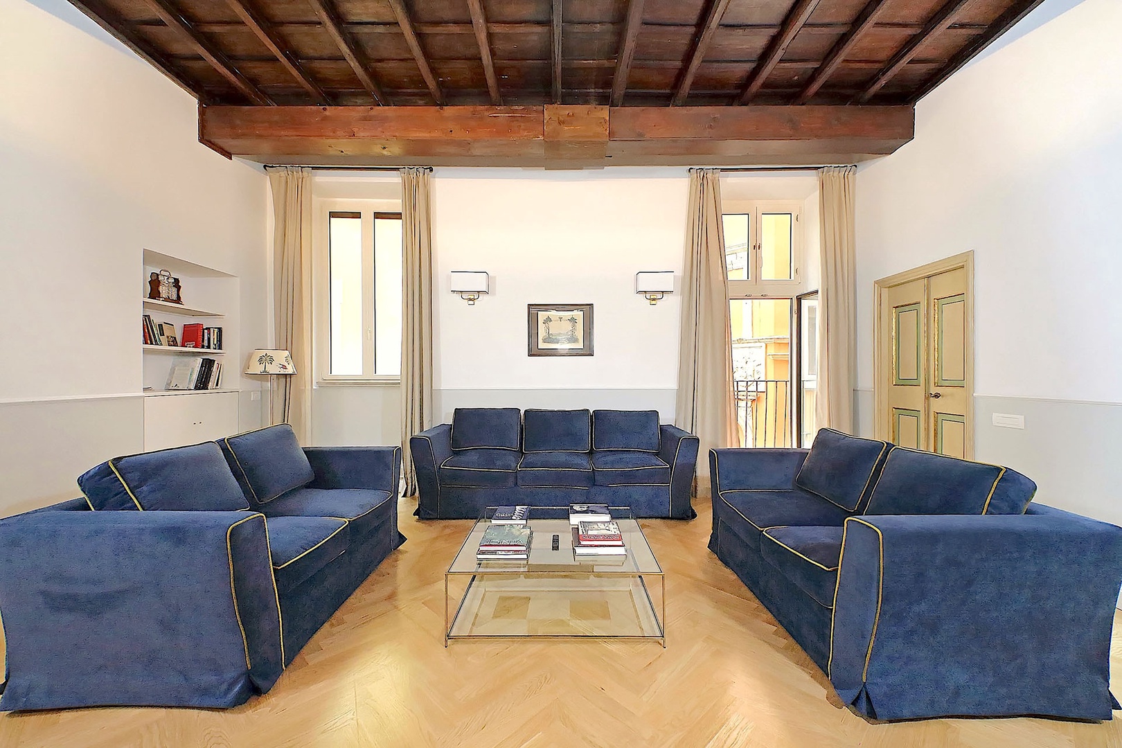 The Rosa is a beautiful apartment in a central location in Rome.