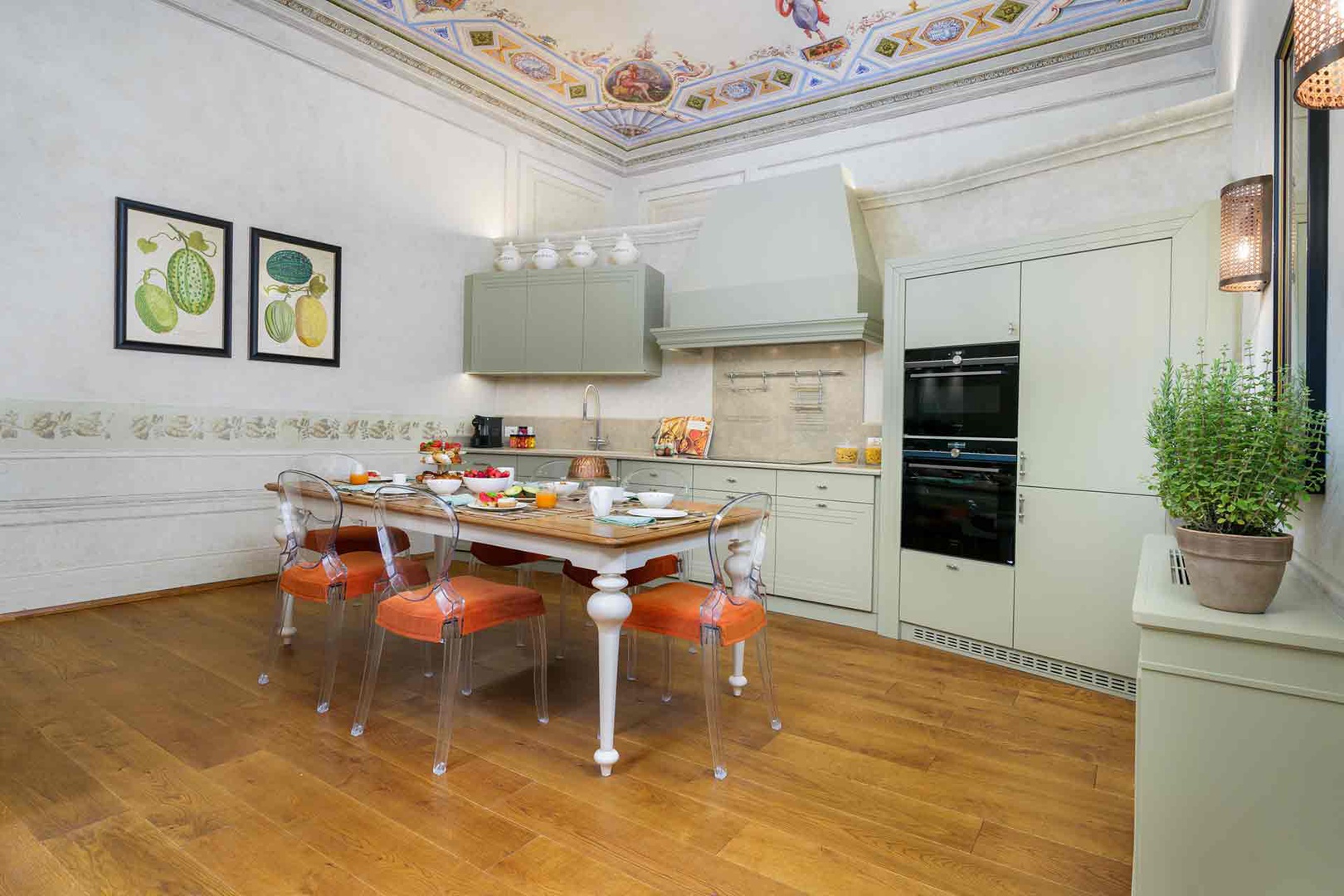 Dining Area for six.