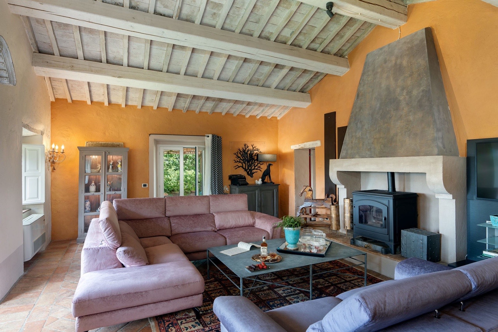 Large living area with pellet stove