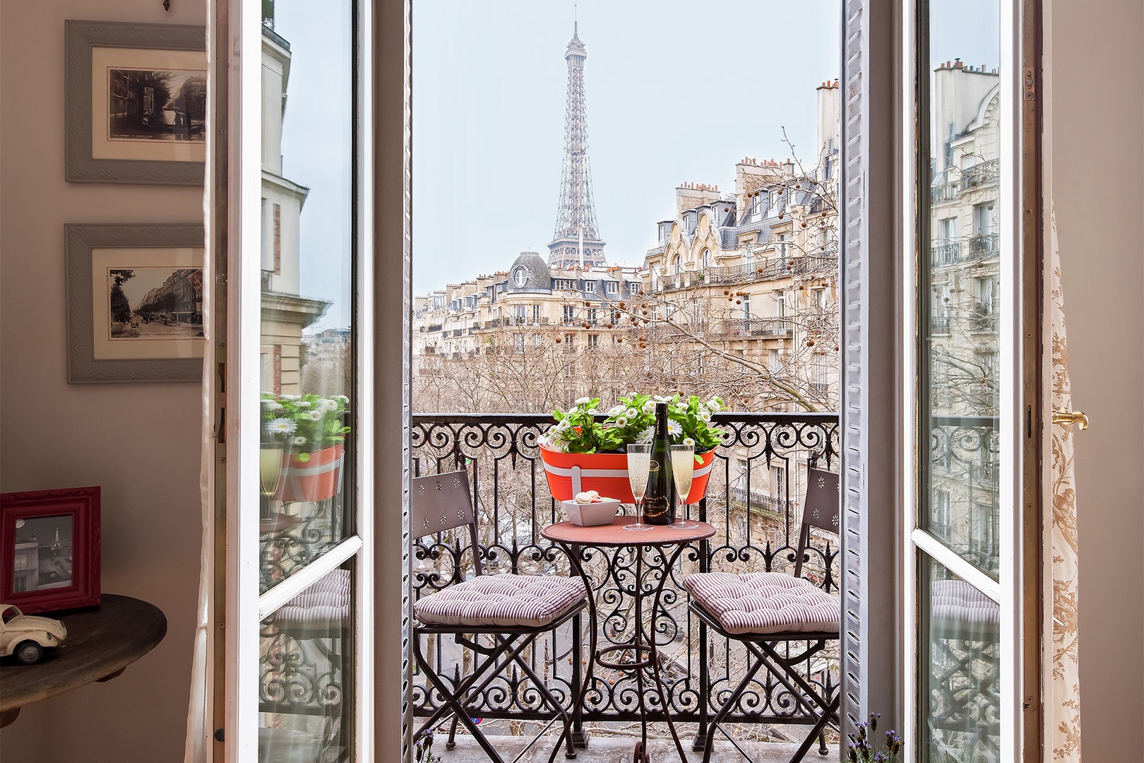 Welcome to the stunning Lalande Paris vacation rental!