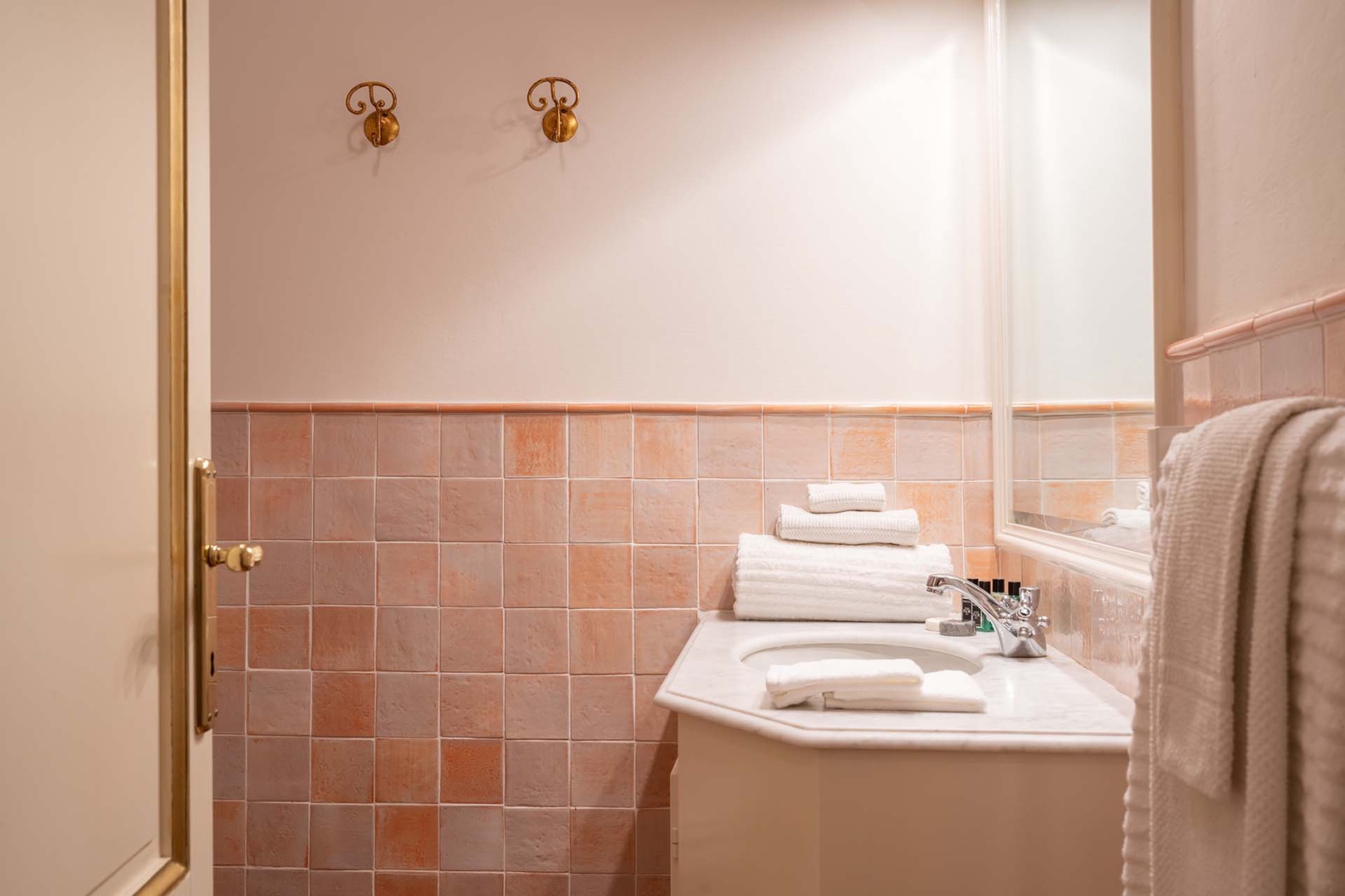 Bathroom 2 with shower.