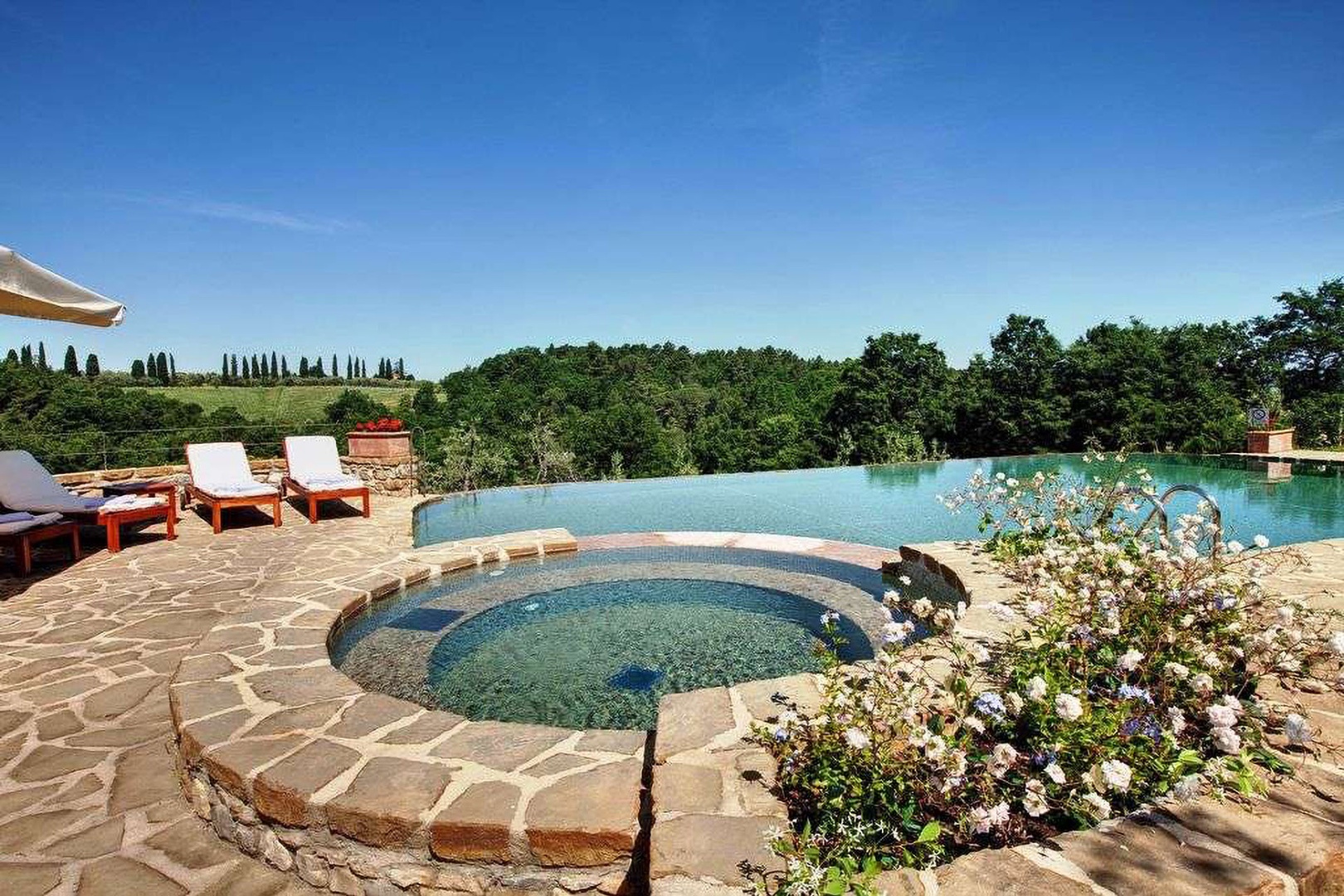 Dreamy views over the Chianti hills at the Dorata Villa.