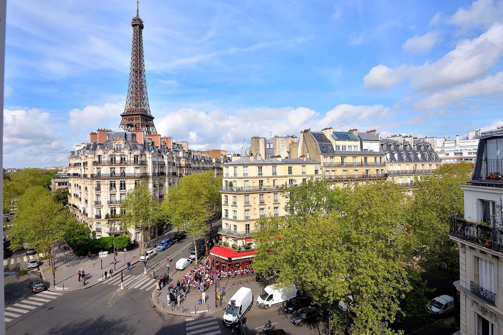 A Parisian view you'll never forget!