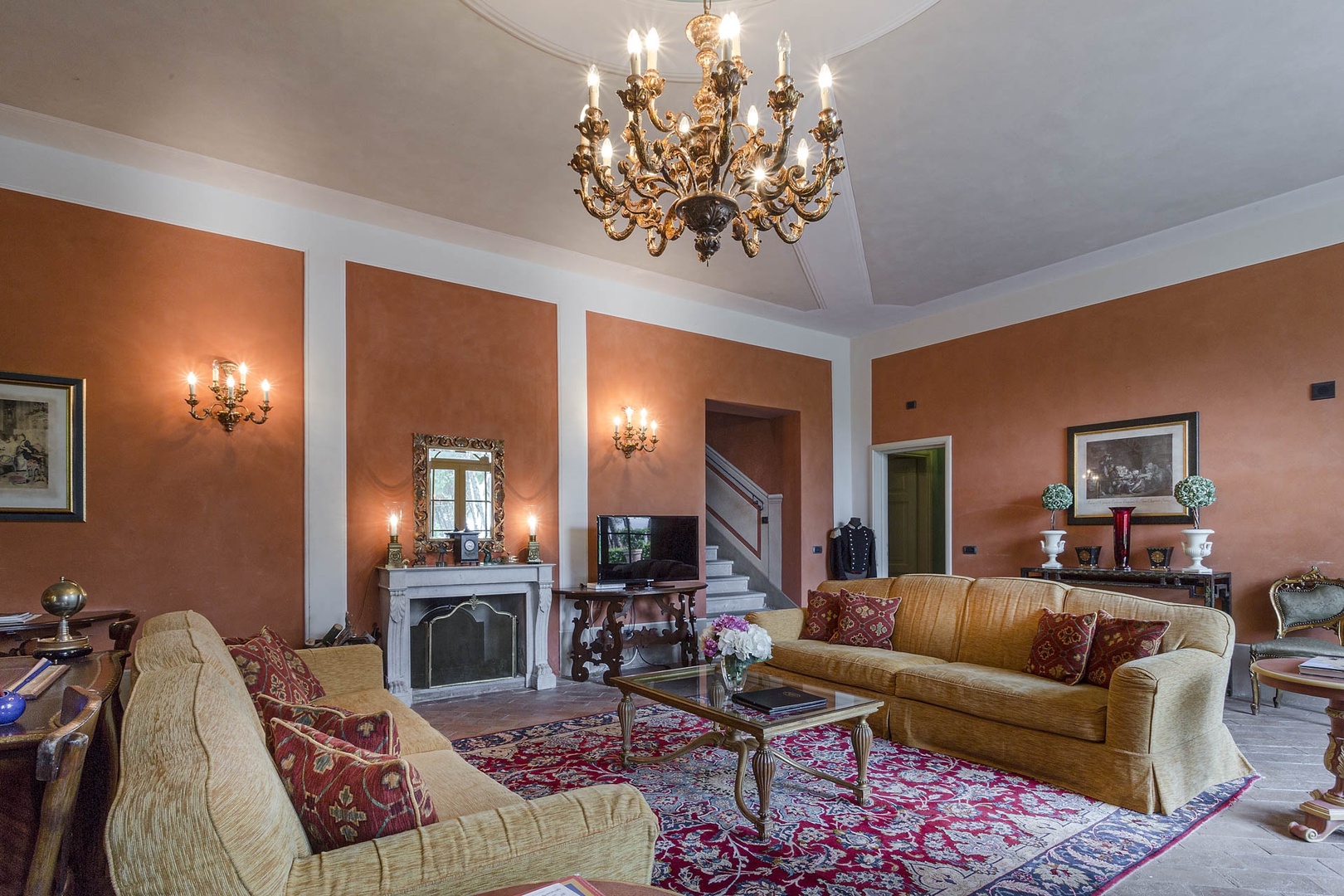 Spacious living room with fireplace