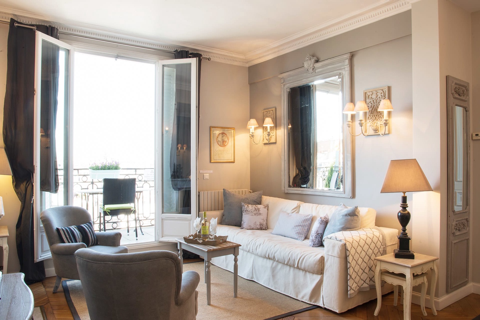 The spacious and sun-splashed rooms make it an excellent location for your Paris stay.
