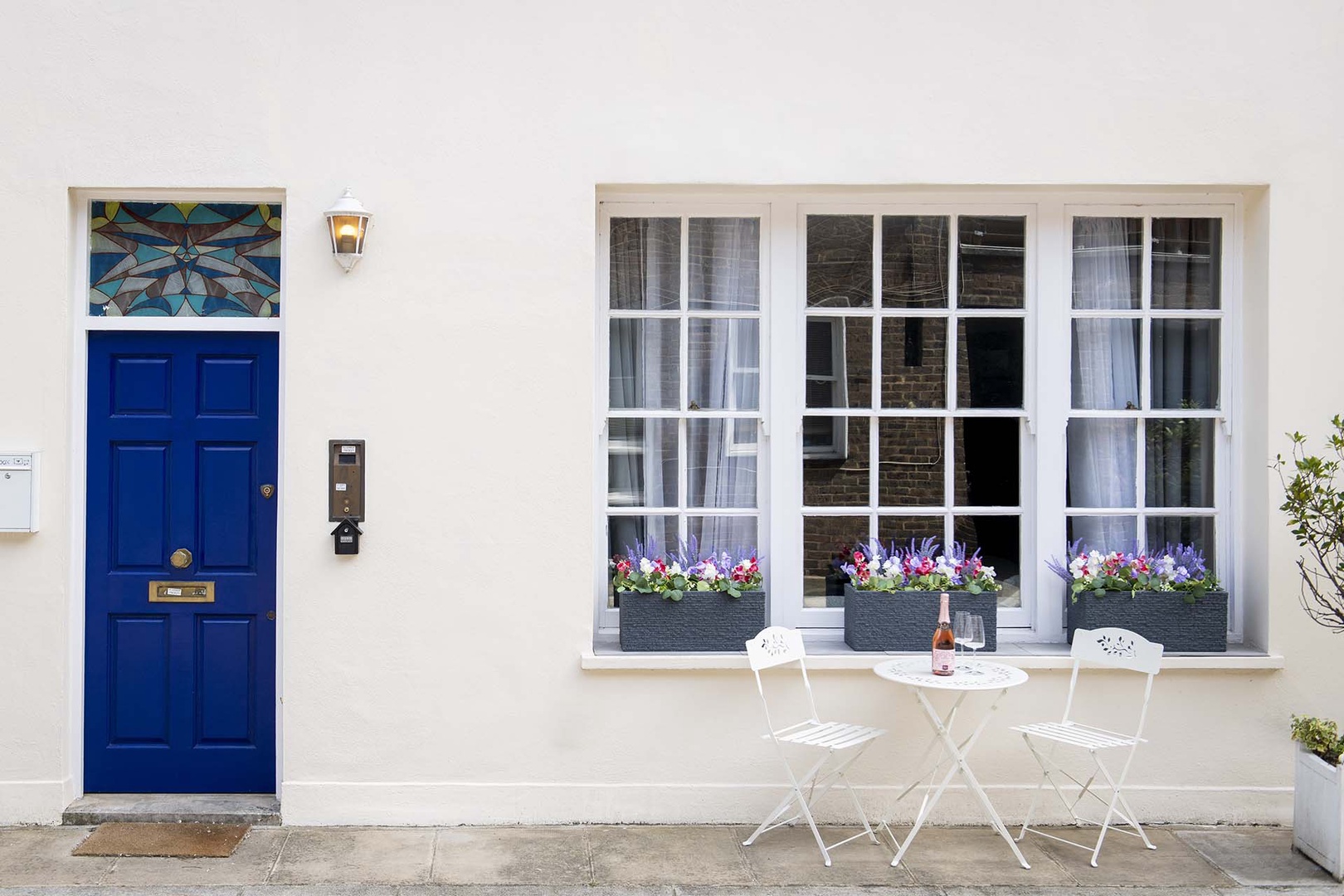 Enjoy the charming mews setting outdoors.