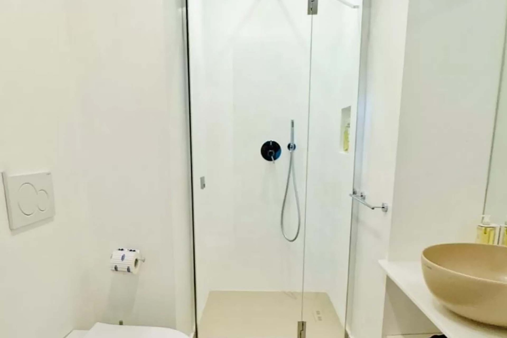 En suite bathroom 4 with shower.