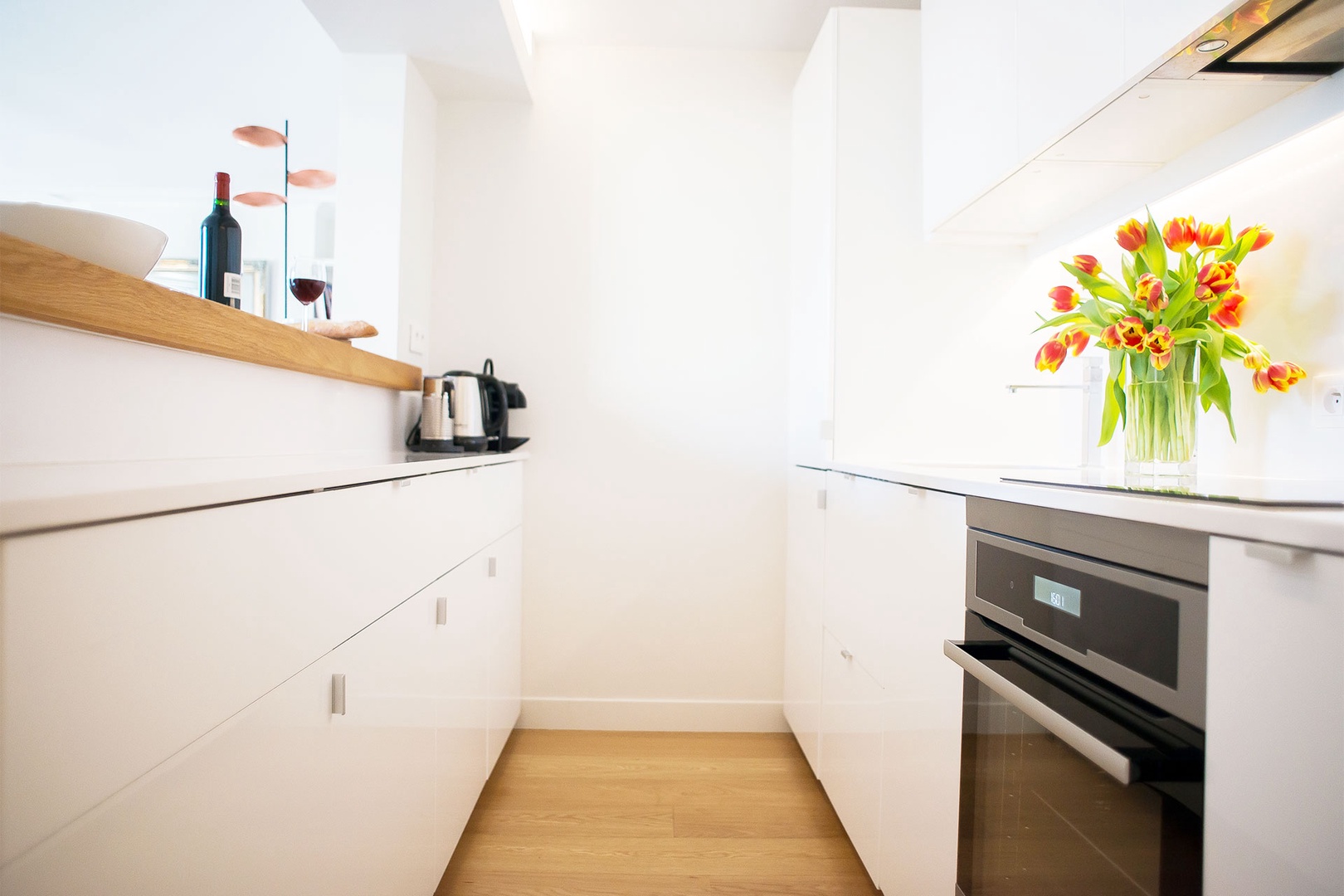 Enjoy cooking in the fully equipped modern kitchen.
