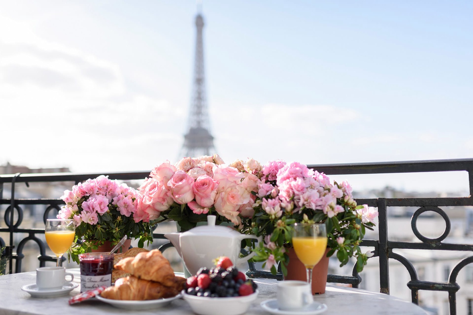 CENTRE DE TABLE TOUR EIFFEL FOREVER MARIAGE  Decoration table, Centre de  table, Decoration