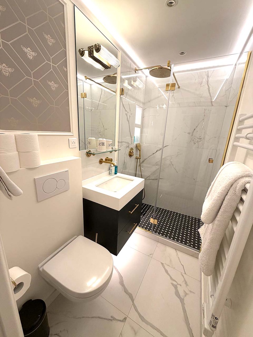 Bathroom 3 is located next to bedroom 3.