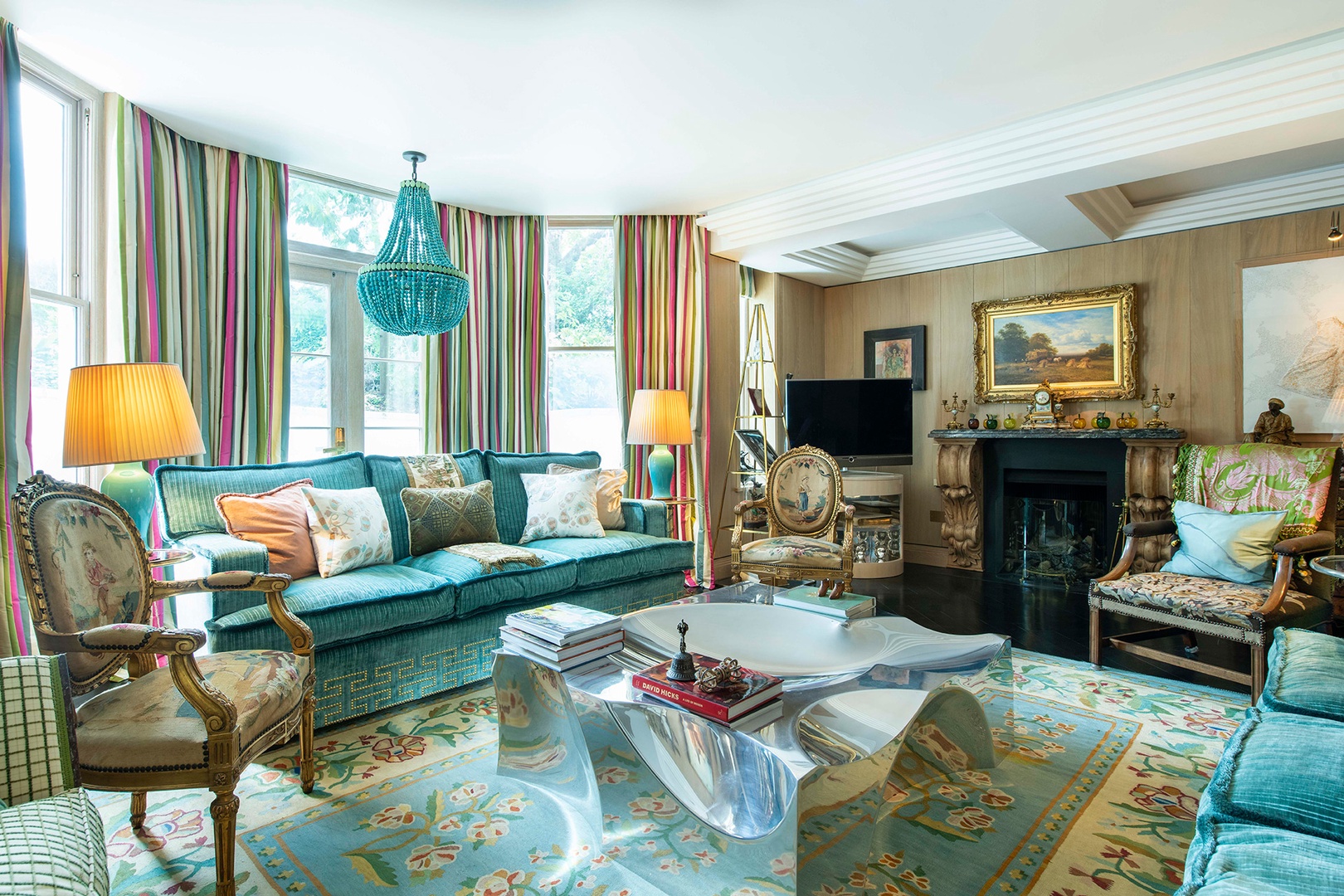 Welcome to the elegant Phillimore apartment in Kensington.