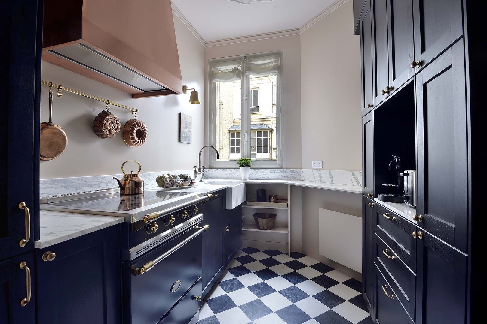 Gourmet kitchen is a dream for cooking at home!