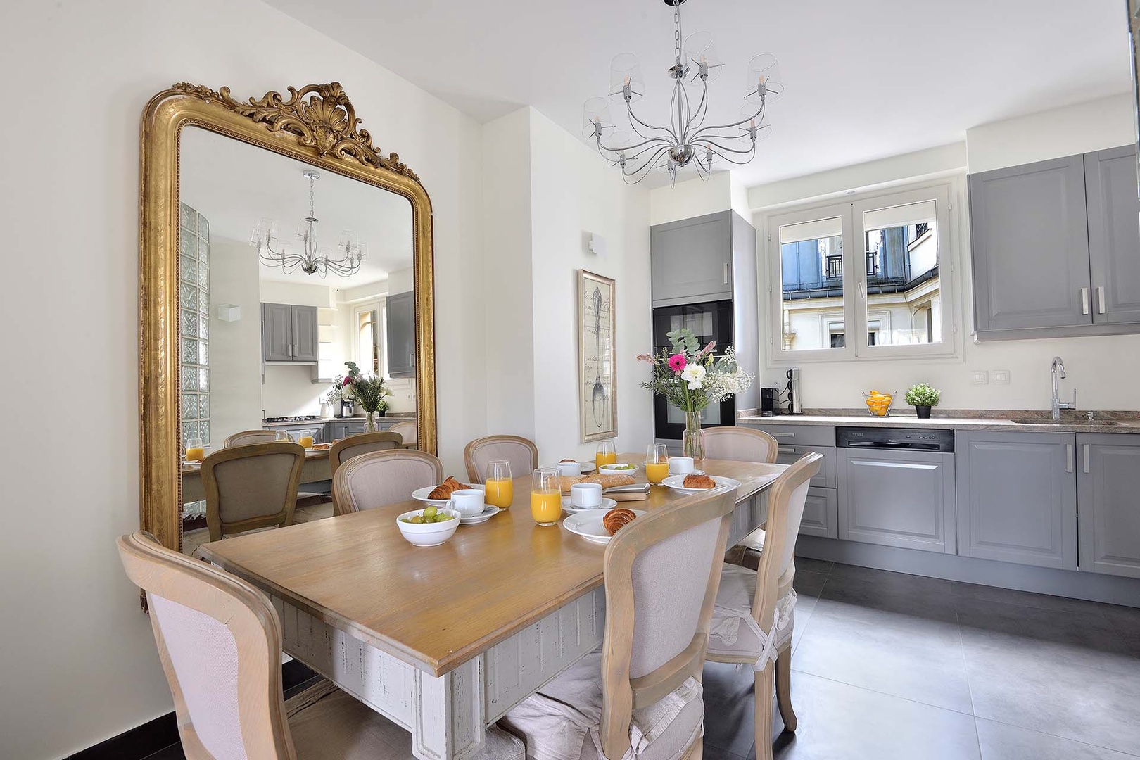 Lovely open dining area leads to the kitchen.