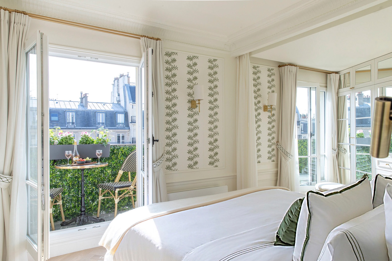 Unforgettable views to start your day in Paris.