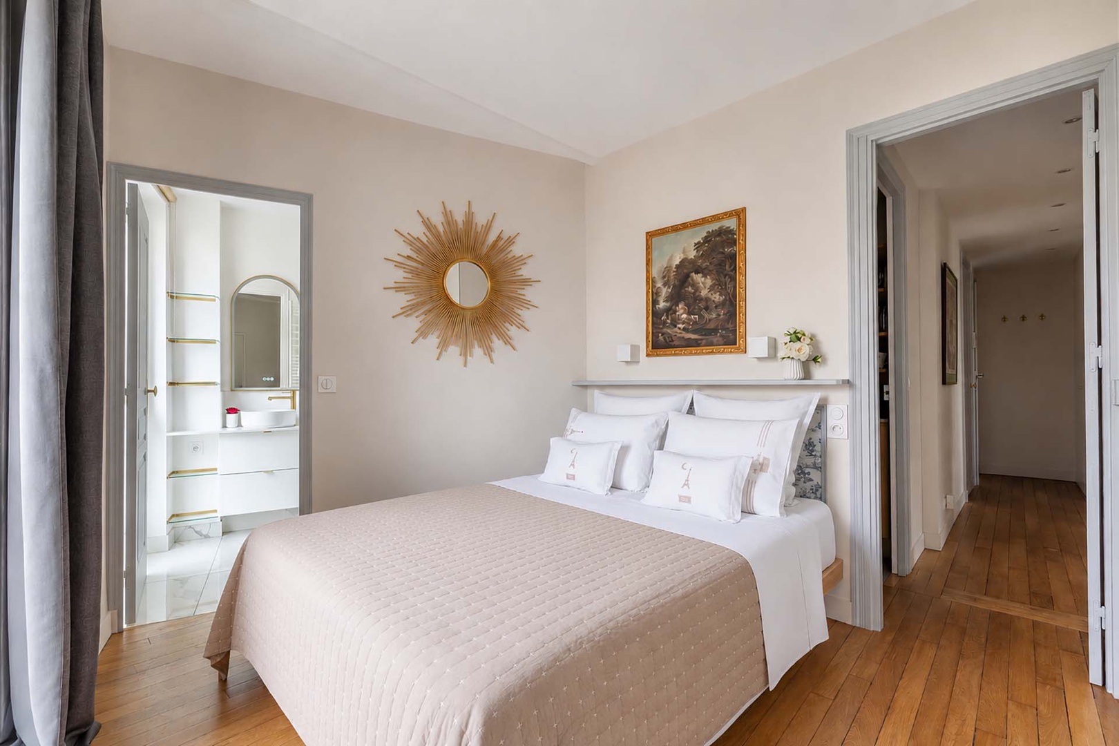 Lovely bedroom with en suite shower room.
