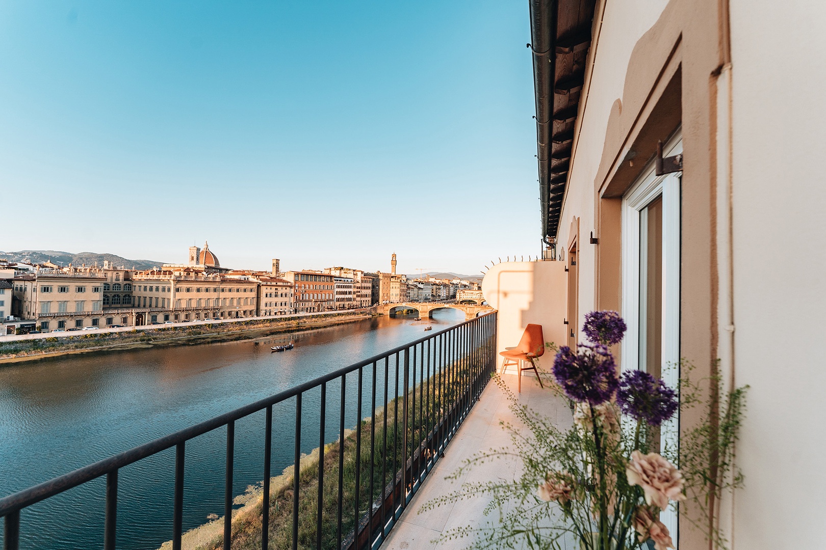 View east, see the Ponte Vecchio