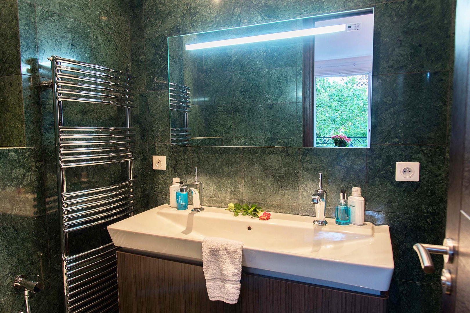 Pamper yourself in the luxurious en suite bathroom 1.