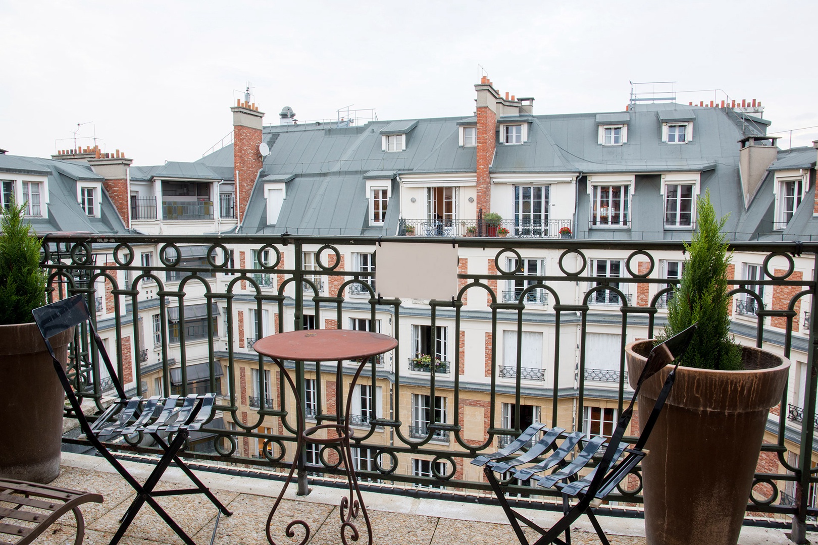 Small balcony off of bedroom 3.