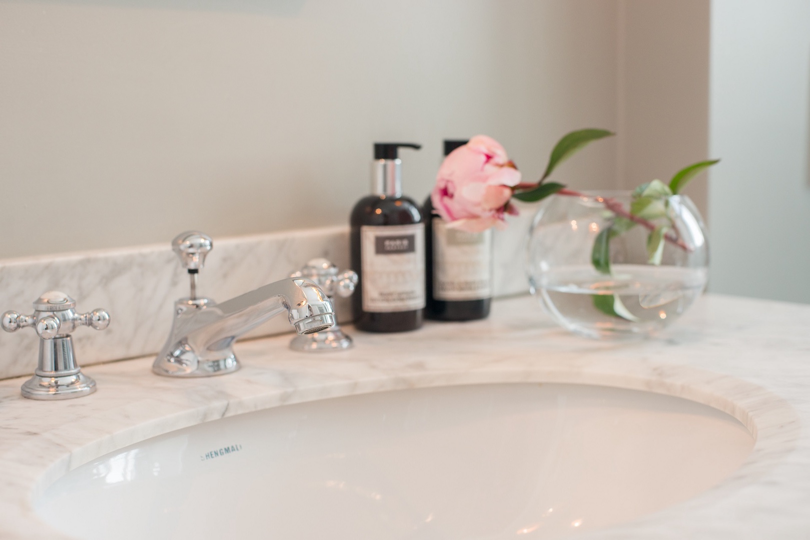 Stylish vanity unit in bathroom 2