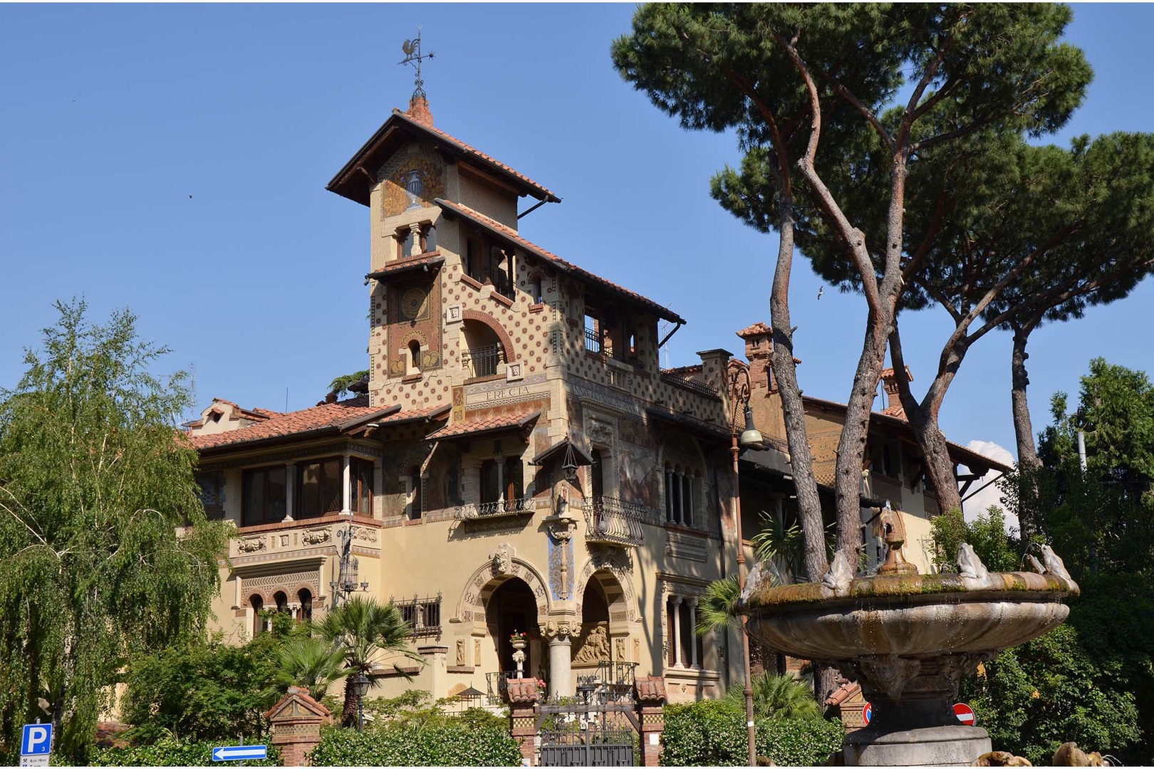 Villino delle fate (the fairy house) is a lovely building with a magical looking turret.