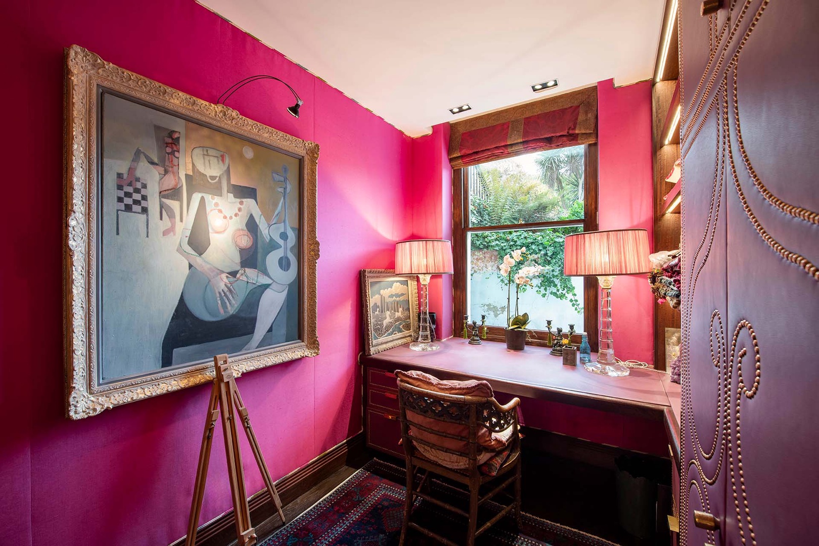 The office is a perfect place to work while in London.