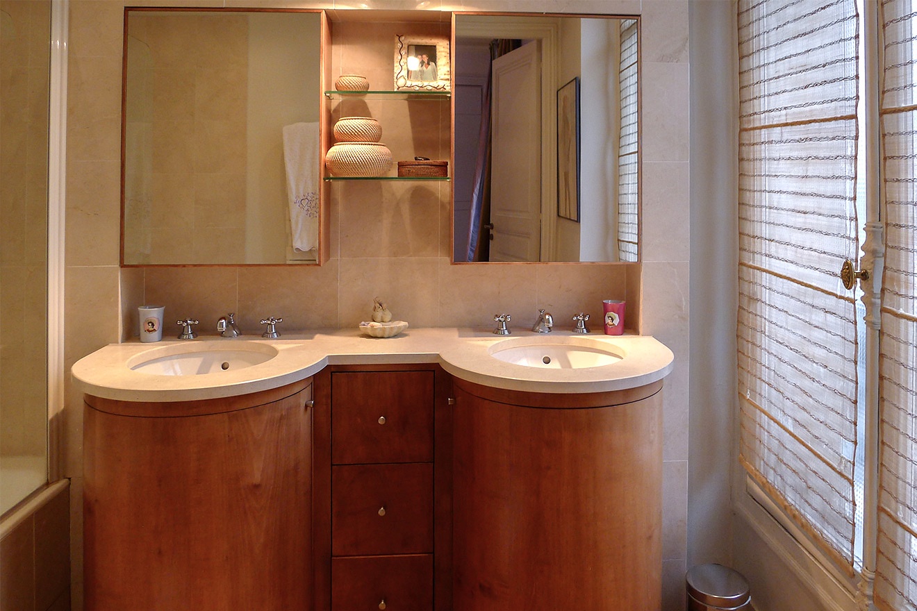 Enjoy the practical double sink in bathroom 2.