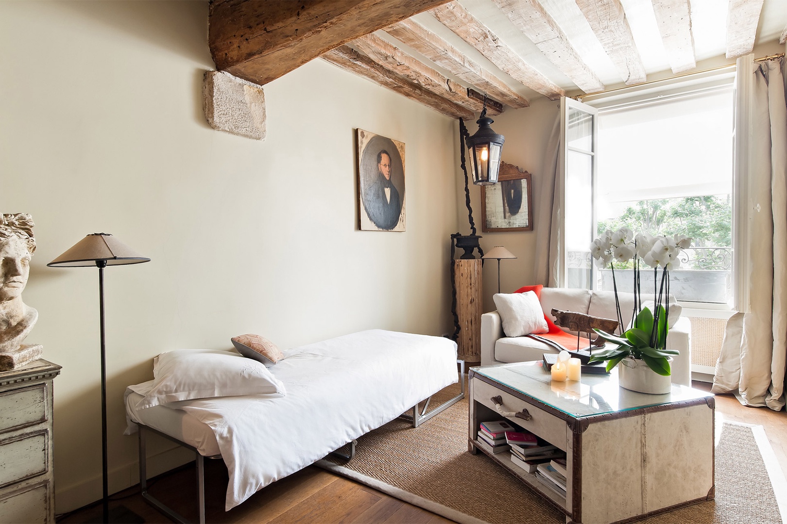 Enjoy leafy Paris views from your bed!