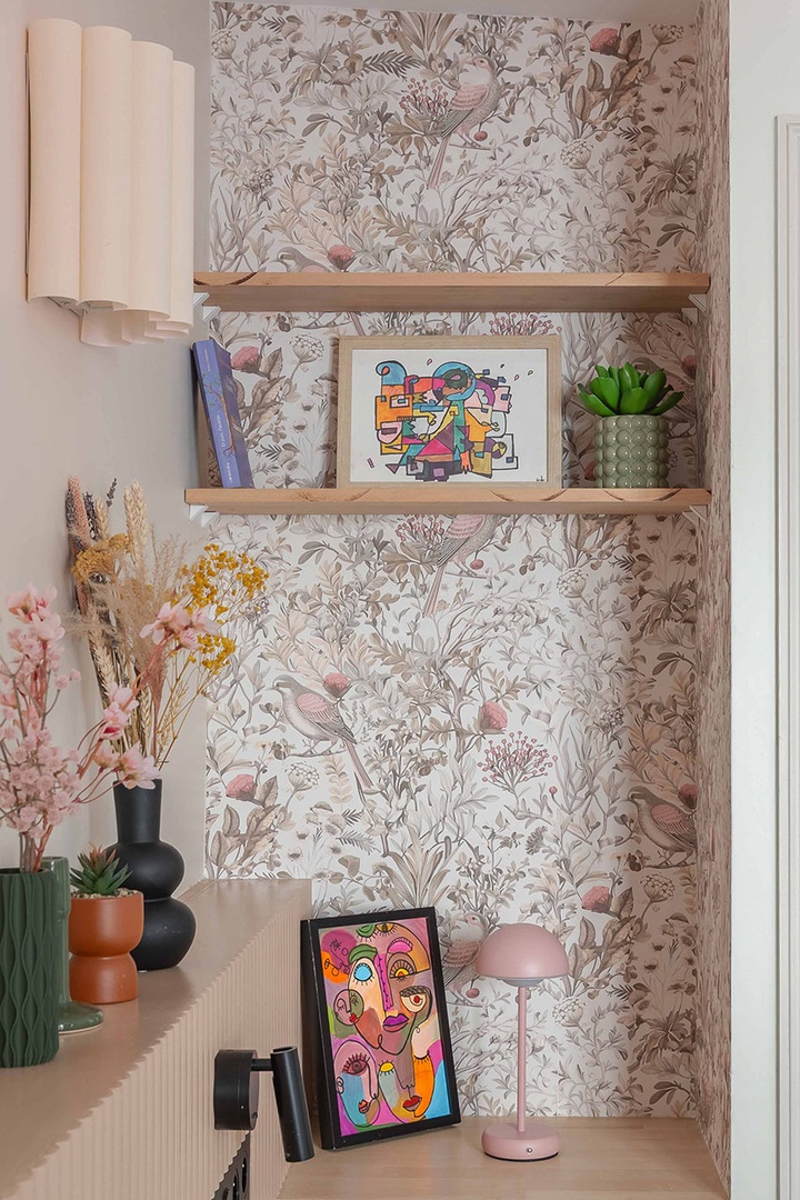 Cute desk nook in Petite Bandol.