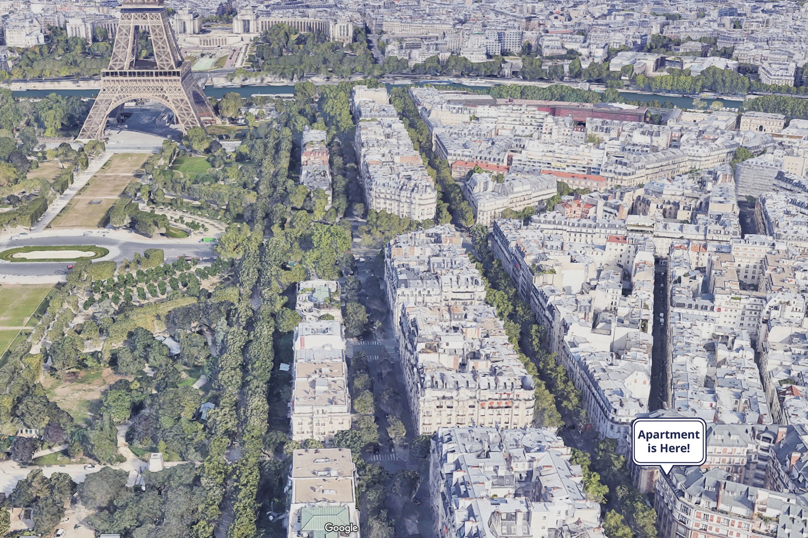 Margaux's stellar location near the Champ de Mars.