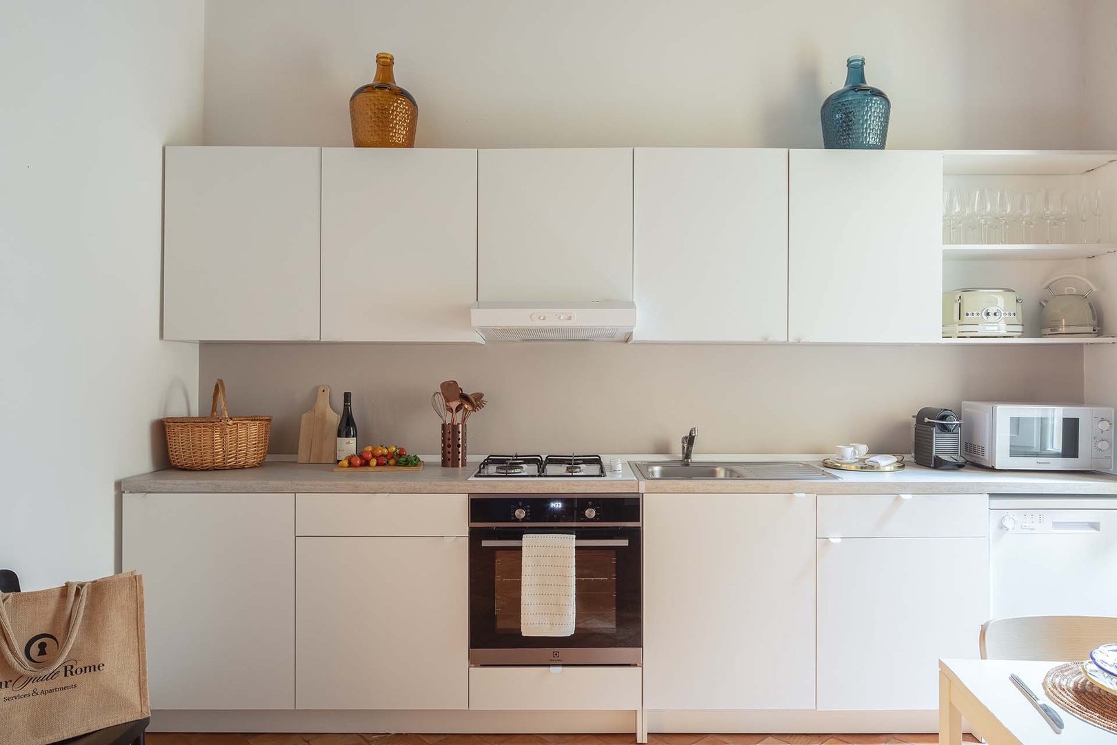 Lovely kitchen that's perfect for cooking together.