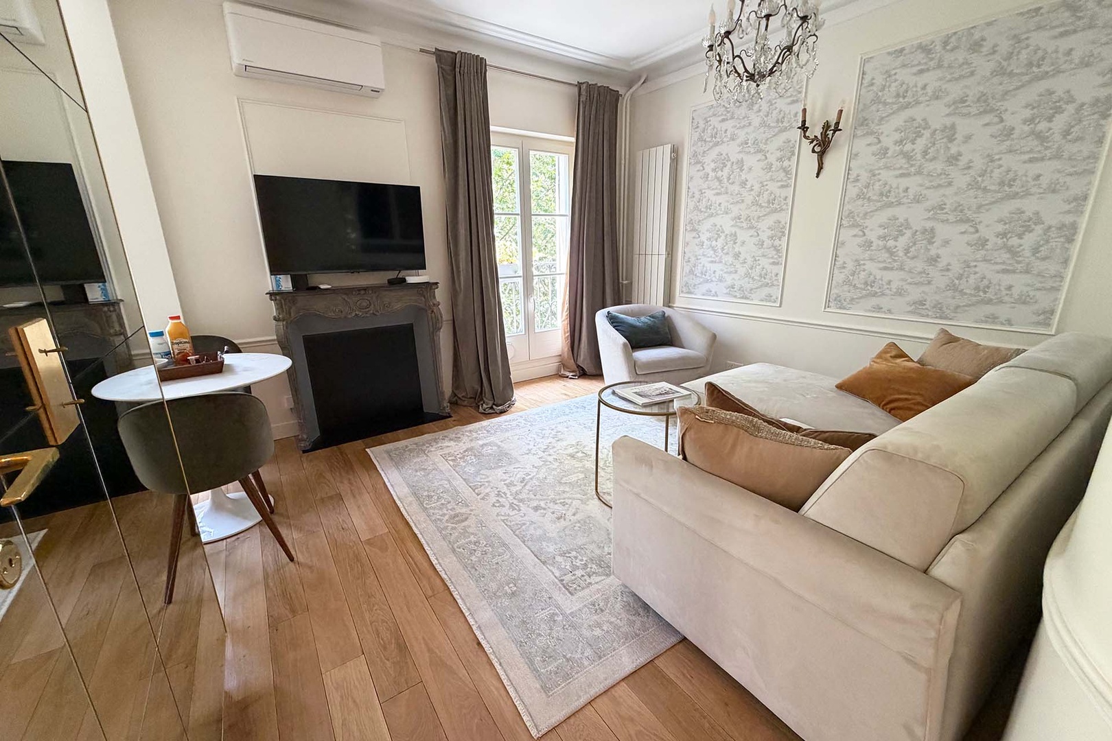 Elegant open-plan living room, kitchen and dining area.