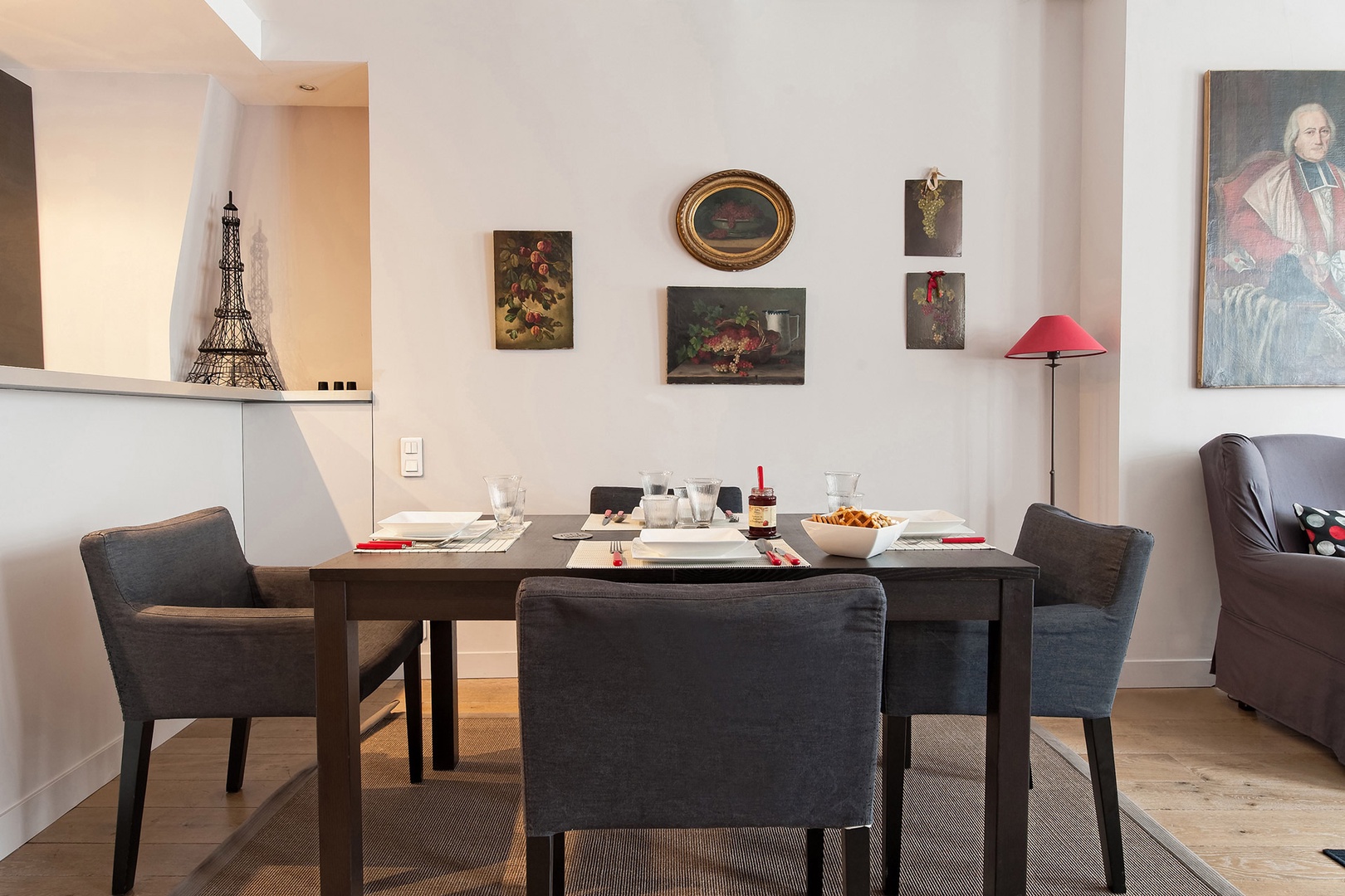 Simple and comfortable dining area.