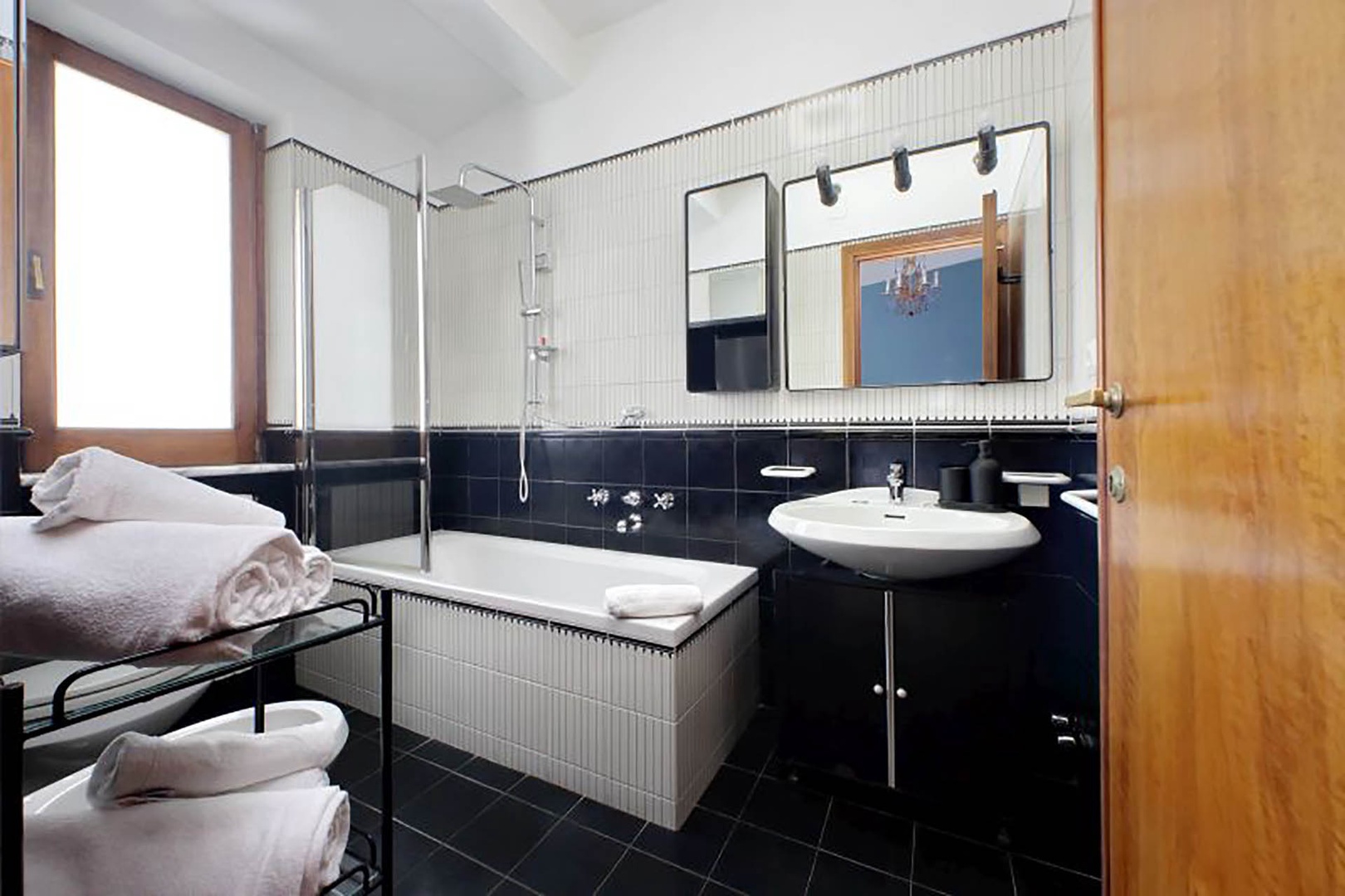 En suite bathroom 2 with combination bathtub/shower