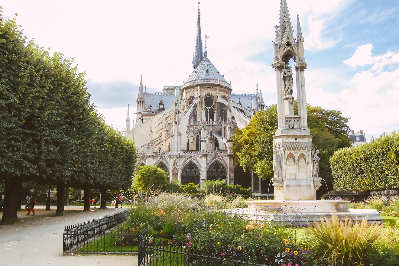 Wonderful views of Notre Dame nearby.