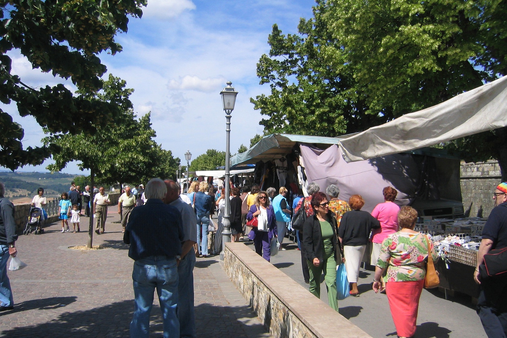 Join the people of nearby San Casciano Val di Pesa on market day.