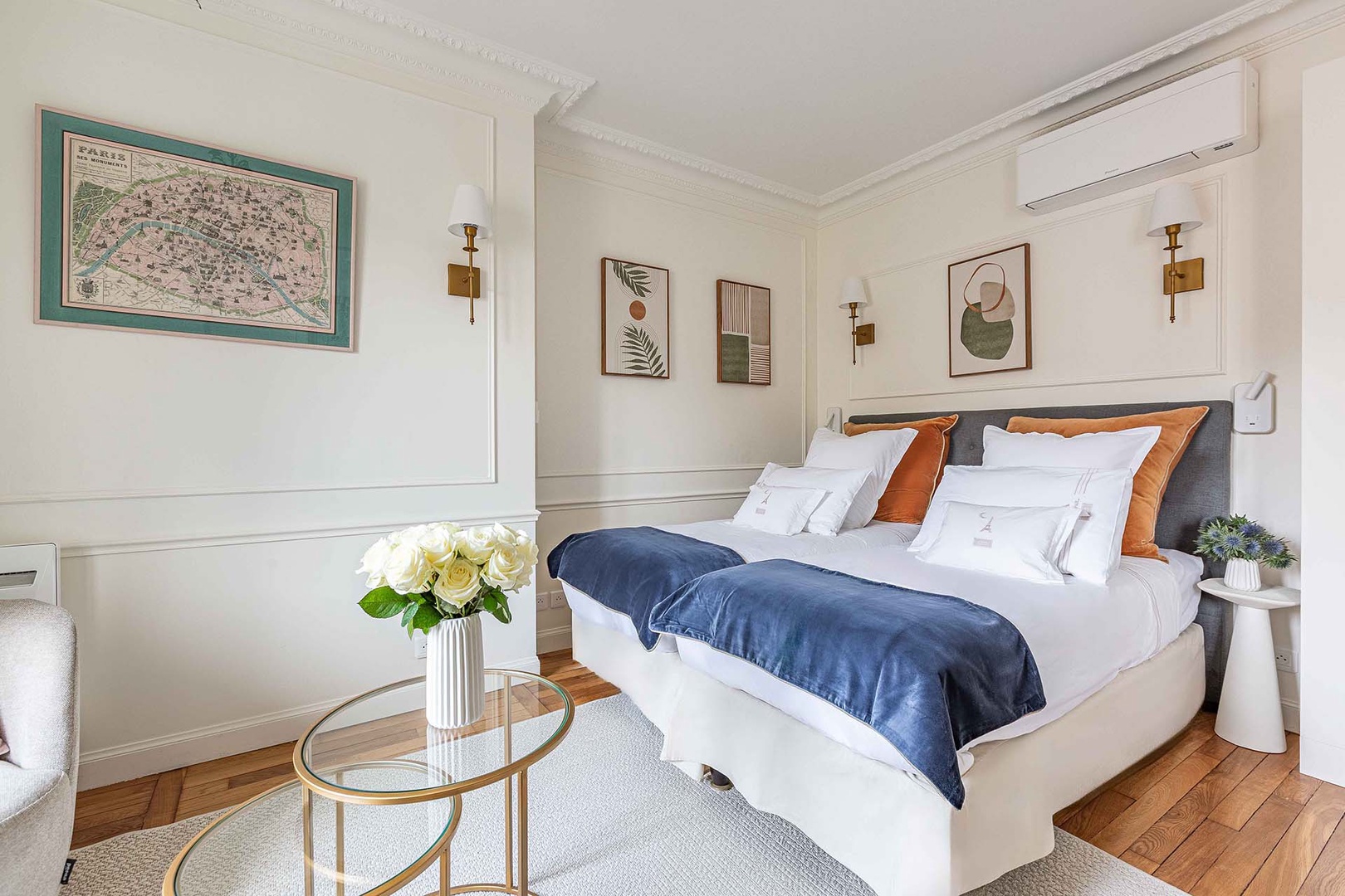 The beds in bedroom 2 can be separated or combined.