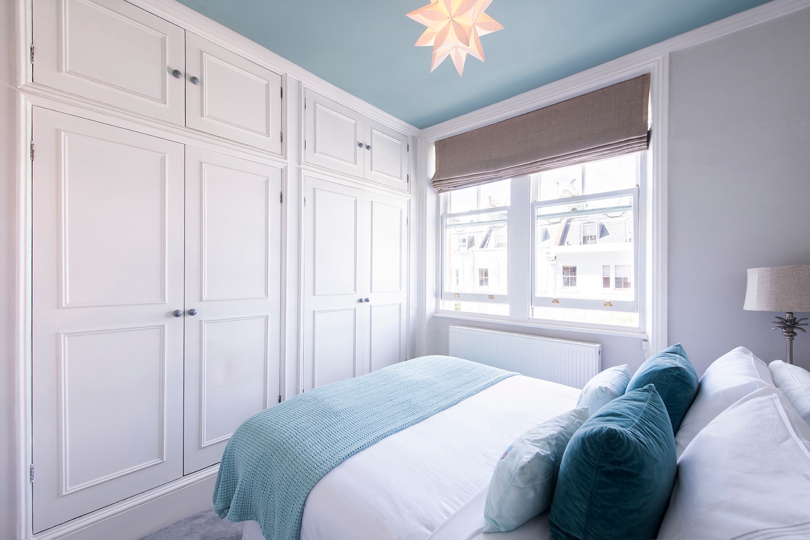 Floor-to-ceiling wardrobe in the starlit bedroom