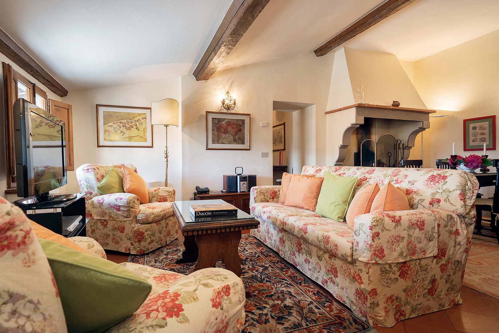 Relax in comfort and take in the views of the Basilica of Santa Croce and piazza.