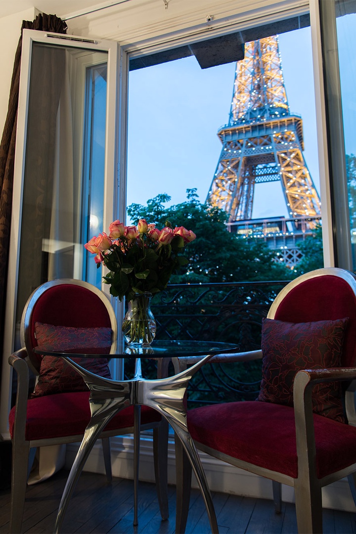 8 Sublime Hotels in Paris With an Eiffel Tower View - Savored Journeys