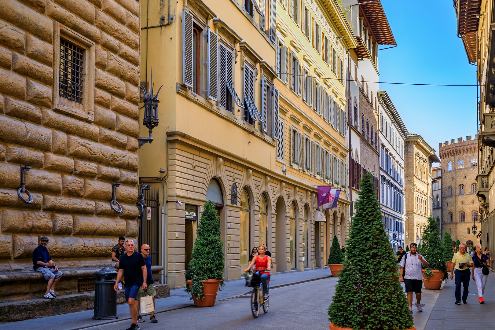 Elegant shopping along Via de' Tornabuoni.
