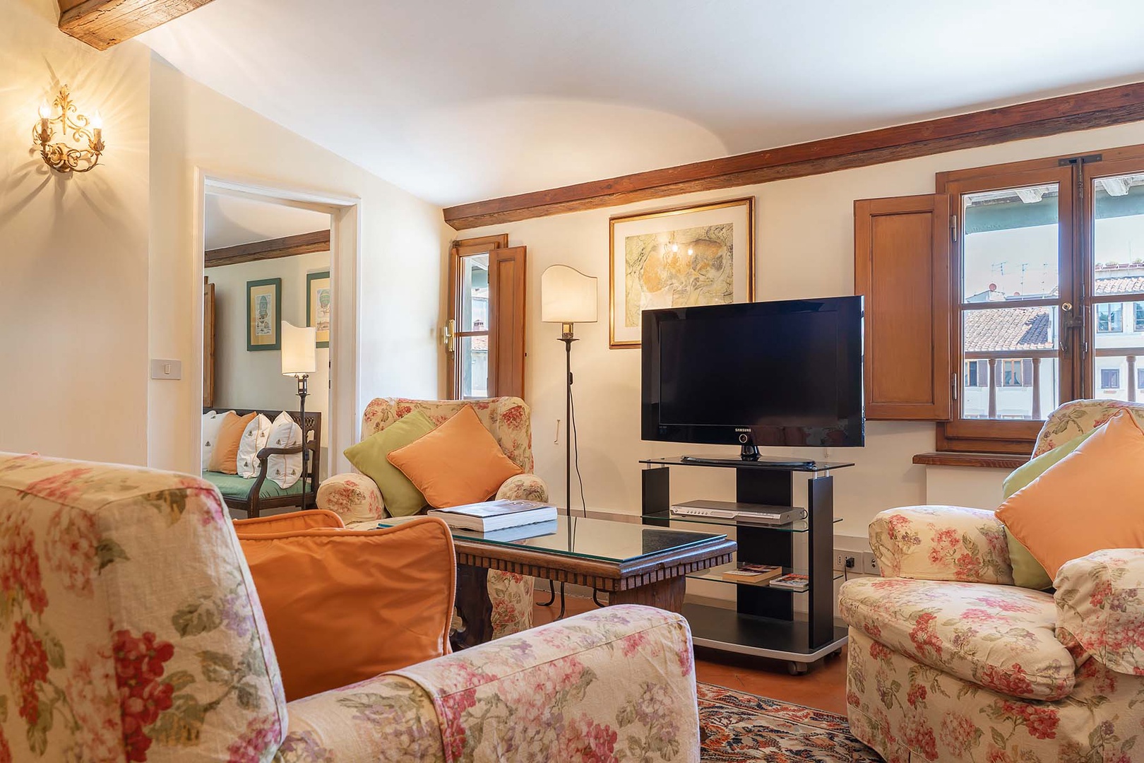 Enjoy the piazza view in fine comfort at S Croce Tosca.
