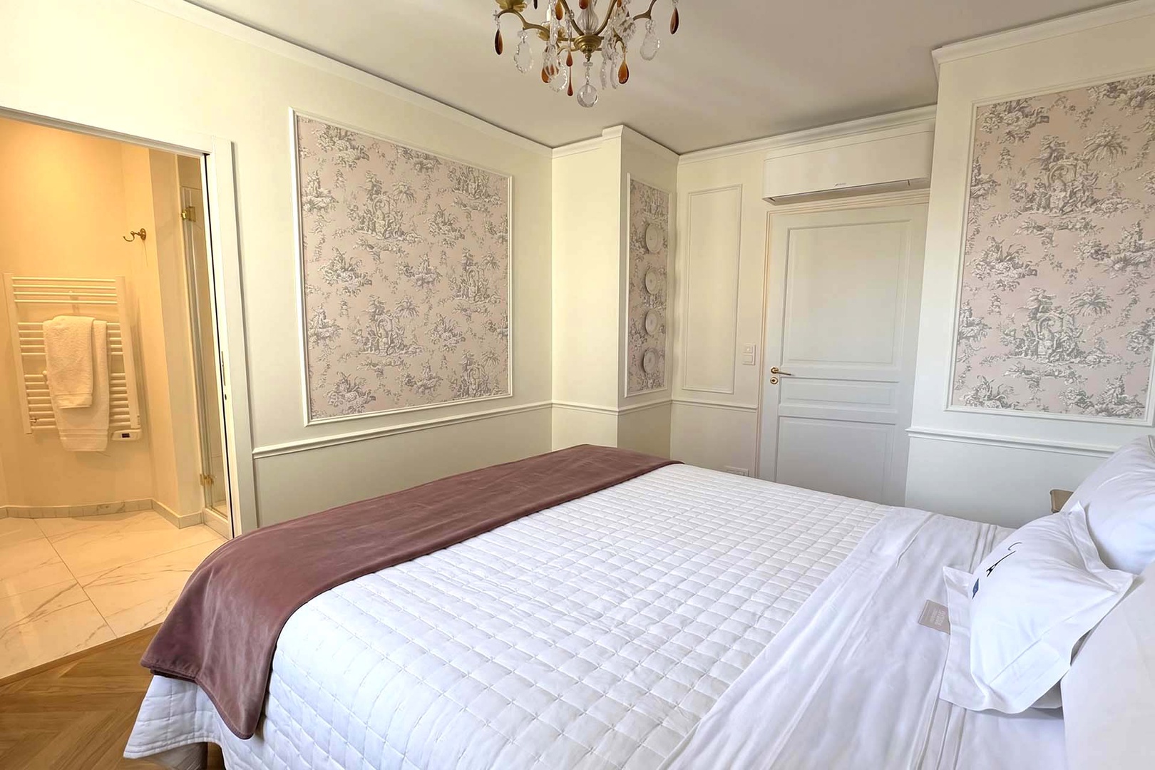 Convenient en suite bathroom in bedroom 2.