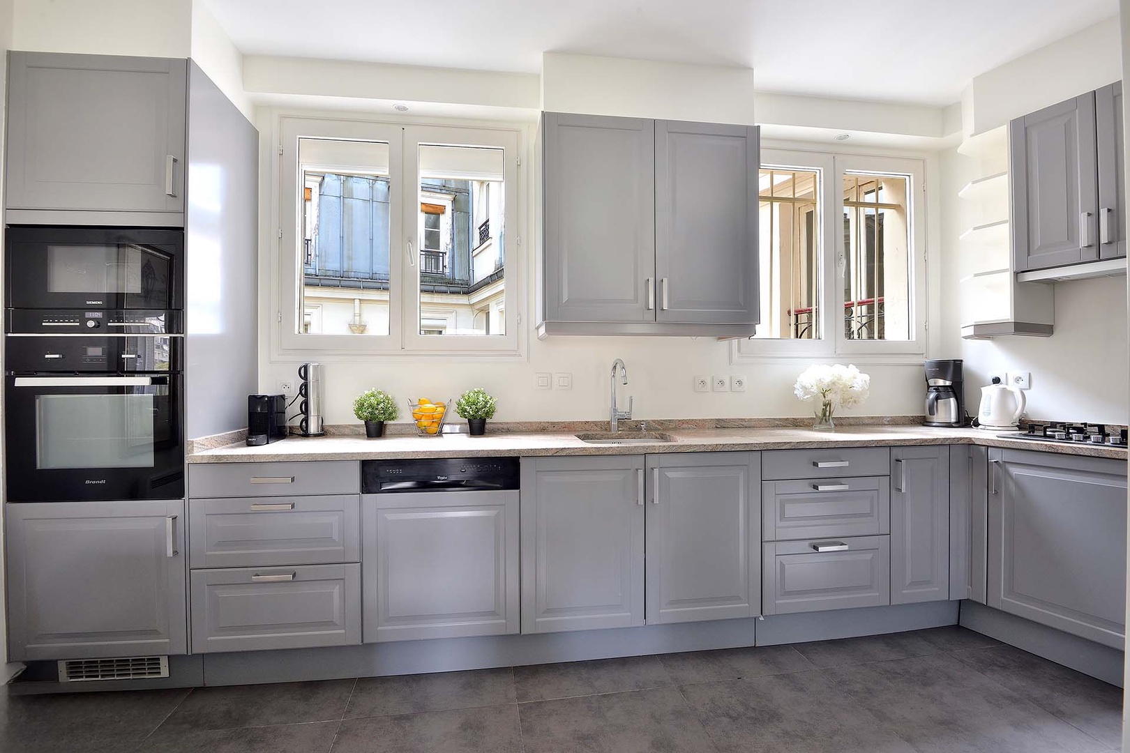 Enjoy preparing meals in this large and light-filled gourmet kitchen!
