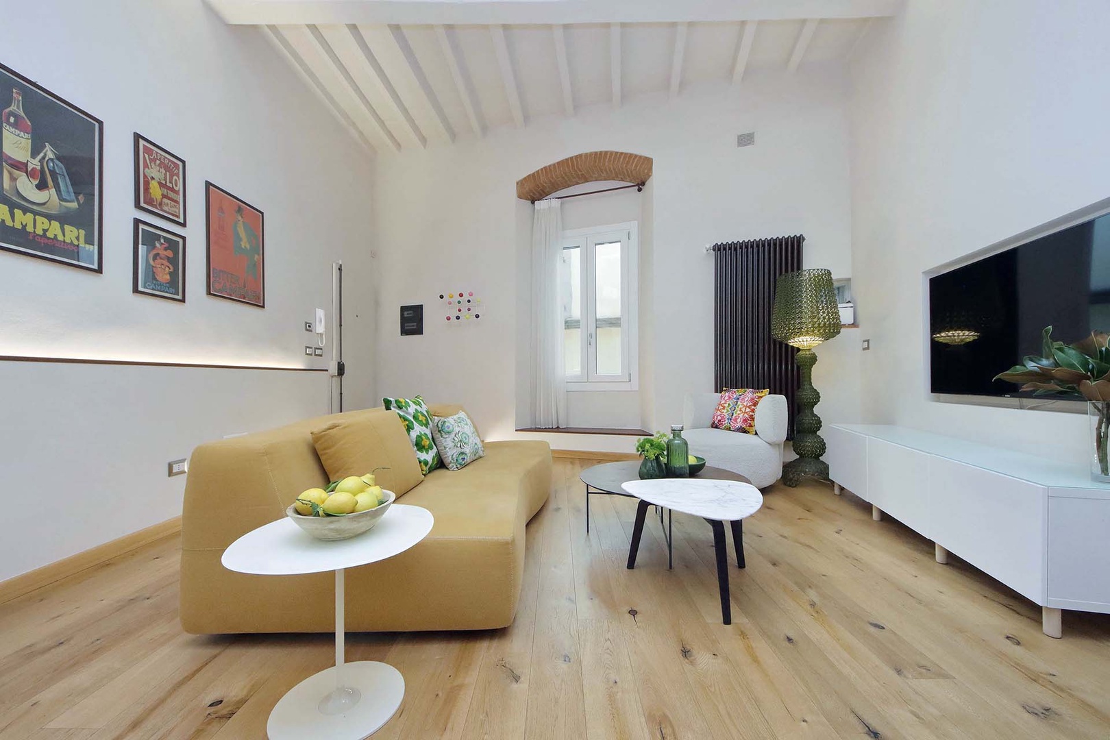 Clean modern lines create a comfortable space in the Pierino apartment.