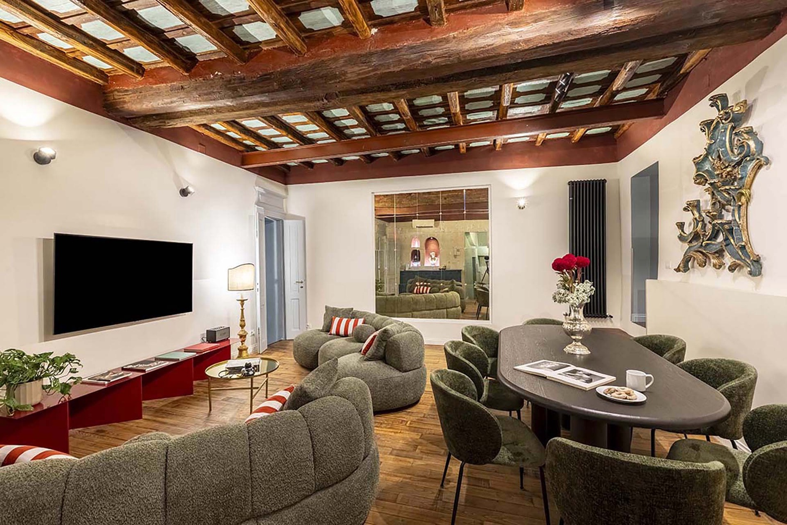 Grand table is ideal for relaxed dining at home.