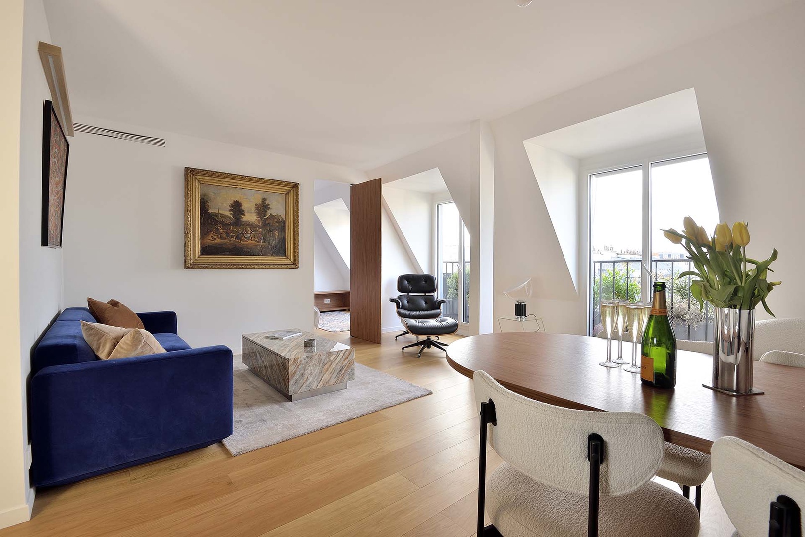 Welcome to the Jurançon, a stylish modern penthouse in the Marais.