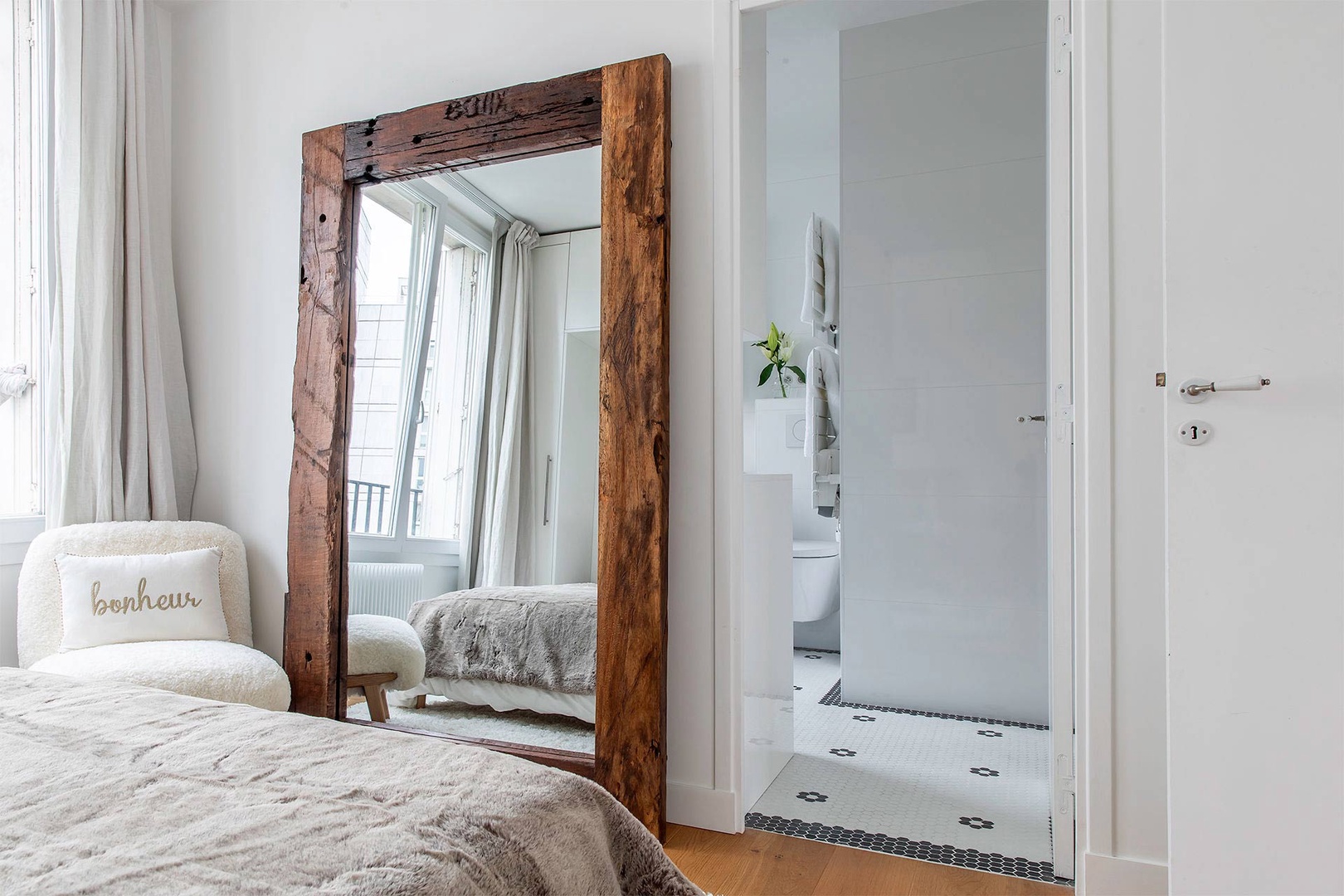 Gorgeous mirror in bedroom 2.