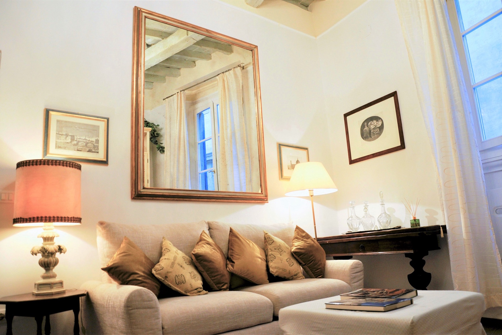 Comfortable living room overlooks Via del Parione and Palazzo Corsini.