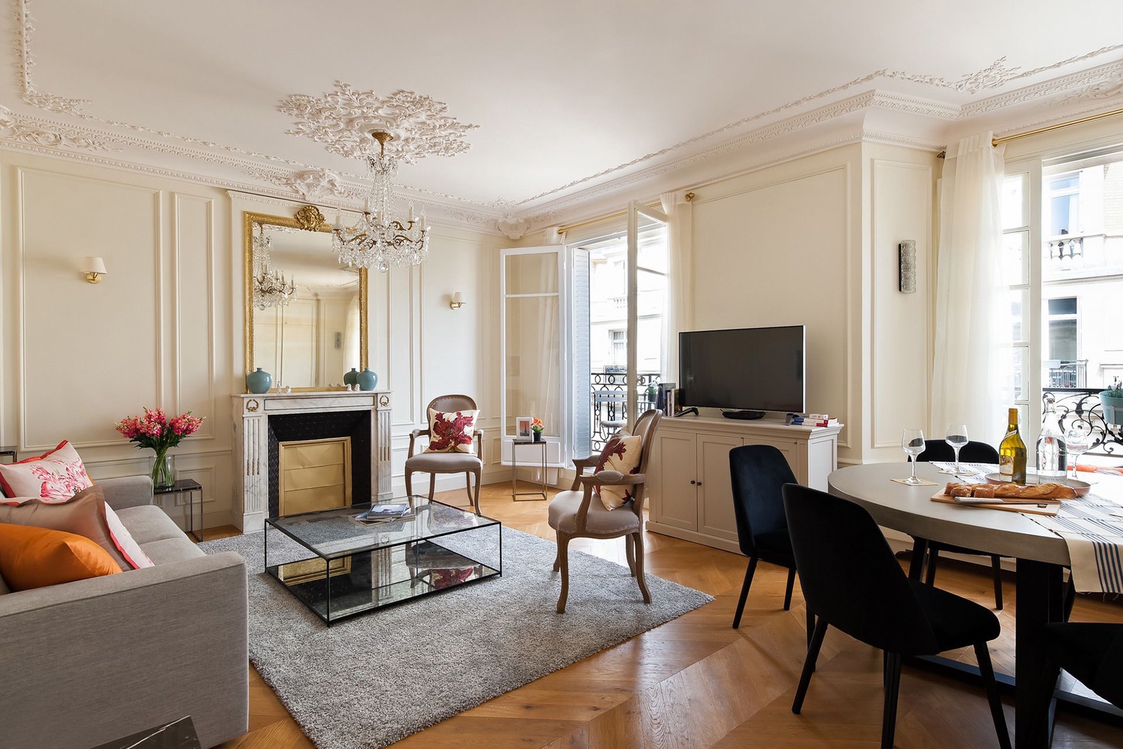 Welcome to our charming Aloxe Paris apartment!